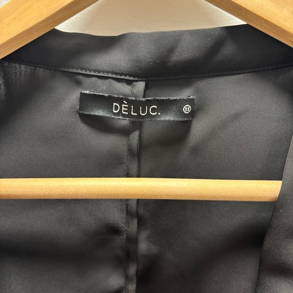 Deluc satin long sleeve crop blouse with shoulder pads - Picture 5 of 11